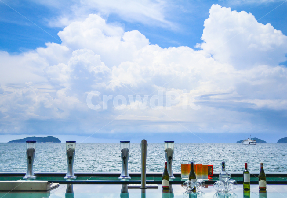 바다,수평선,bar,바닷가,풍경,구름,경치,맥주,와인,술,주류,테이블,하늘,뭉게구름,워터프론트,수변,해안,시원한,탁트인,배경,백그라운드,와인잔,레스토랑,휴가,휴식,동남아시아,휴양,휴양지,자연,풍경,nature,landscape,해외,외국,세계,foreign,oversea,world,세계자연풍경,해외자연풍경,외국자연풍경,world nature landscape,여행,휴가,traveling,vacation,trip,water,물,waterfront,워터 프론트