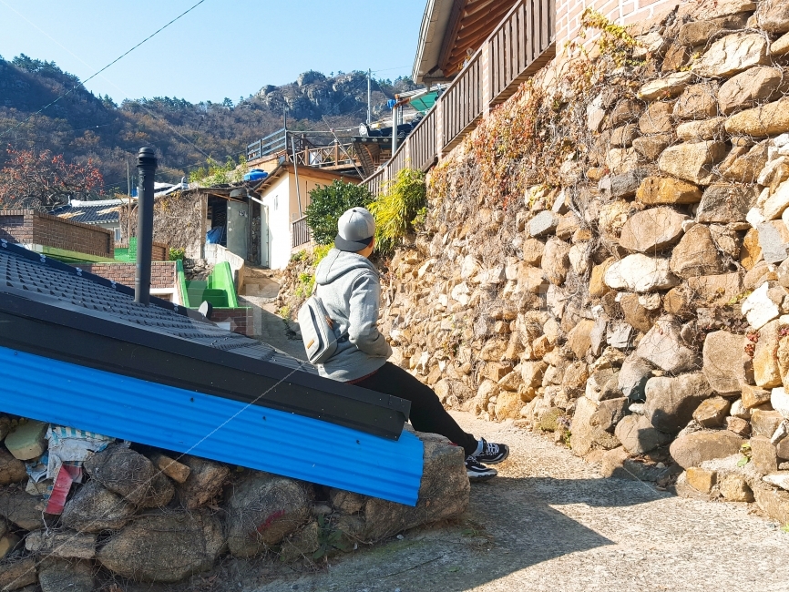여행,travel,여행사진,국내여행,혼자여행,사진,배경사진,배경,이쁜사진,색감,색감좋은사진,스냅사진,삼각대사진,스냅샷,삼각대샷,뒷모습,뒷모습사진,여행자,여행가,남해,남해여행,다랭이마을,시골,마을,풍경,landscape,country,rural,town,사람,인물,인간,human,person,남성,남자,man,male
