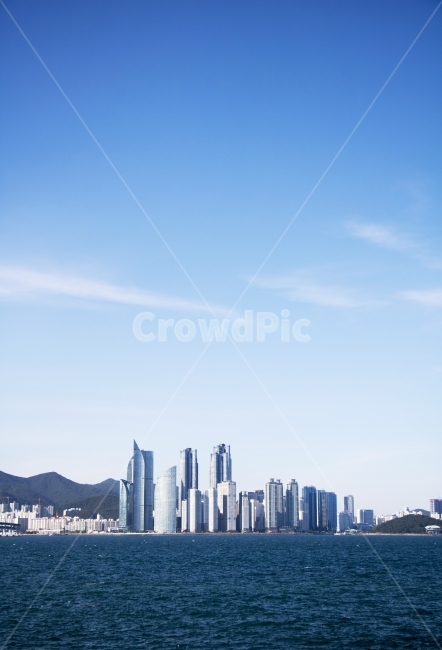 빌딩,비즈니스,바닷가,푸른바다,맑은하늘,사진,단독사진,디자인,소스,포토,사진자료,배경,배경사진,백그라운드,한국,동양,아시아,풍경,자연,환경,실외,아웃포커스,접사,근접,여름,야외,부산,바다,해안,해운대,건물,고층건물,고층빌딩,비즈니스빌딩,푸른하늘,자연,풍경,nature,landscape,도시,city,한국도시풍경,한국도시경관,korea cityscape,building,시티,town,metropolis,중심지,urban,어반,high rise,고층 건물