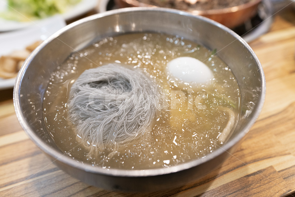 냉면,물냉면,국수,면요리,noodle,식사,음식,food,음식,식재료,요리,food,cook,meal,dishes,food reserves,면류,면요리,noodles,한식,한국음식,한국요리,korean food,korean dishes,korean meal,korean cook