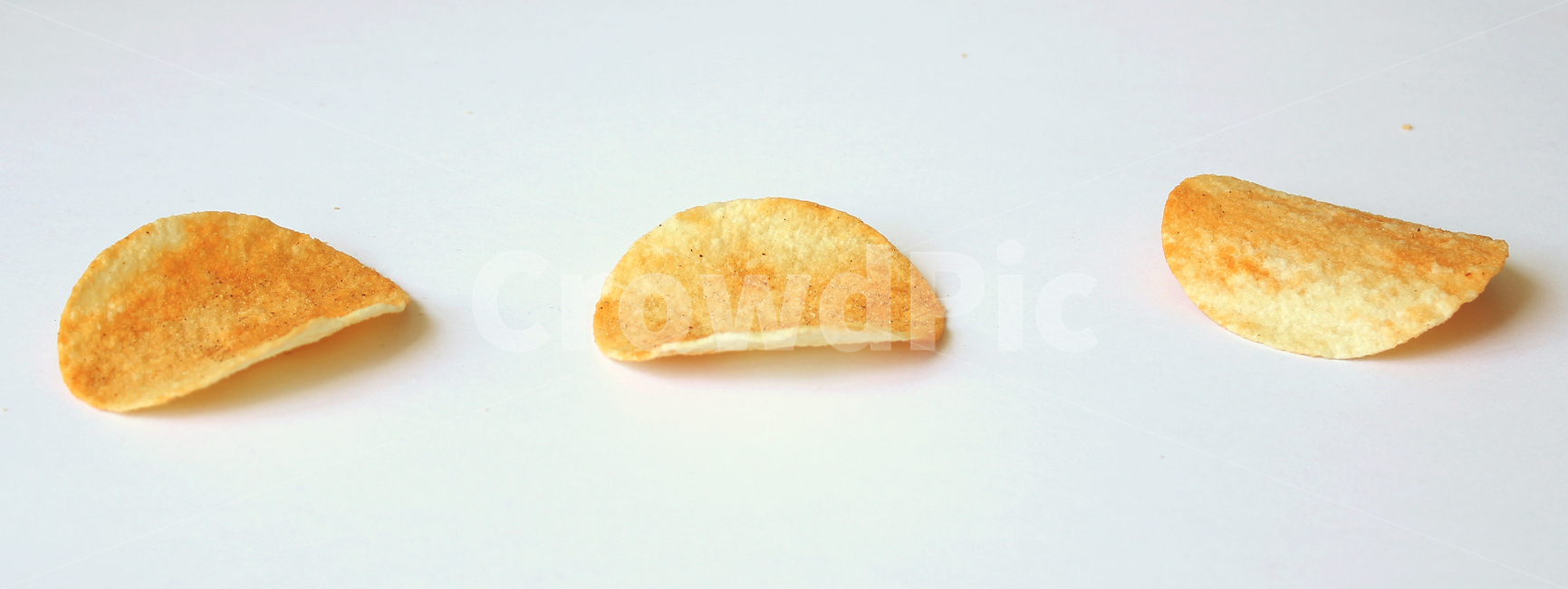 biscuit,brown,chip,chips,closeup,cooking,crisps,food,macro,object,potato,potatochips,potatochipstower,snack,thin,white,비스킷,비스켓,브라운,노란색,노랑,옐로우,클로즈업,음식,요리,과자,쿠키,스낵,감자칩,얇은,포테이토칩,포테이토,음식,식재료,요리,food,cook,meal,dishes,food reserves,디저트,간식,후식,dessert,snack,누끼,remove background