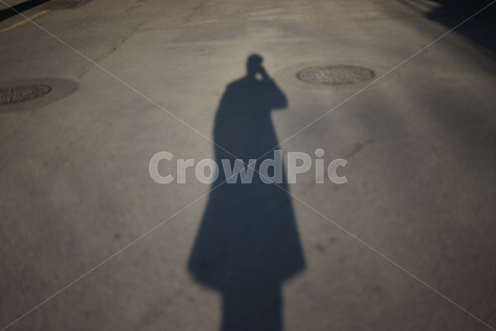 그림자,남자,쓸쓸함,겨울,저녁,퇴근,인물실루엣,사람실루엣,character silhouette,human silhouette,고독함,외로움,쓸쓸함,우울함,슬픔,lonely,solitary,pedestrian,보행자