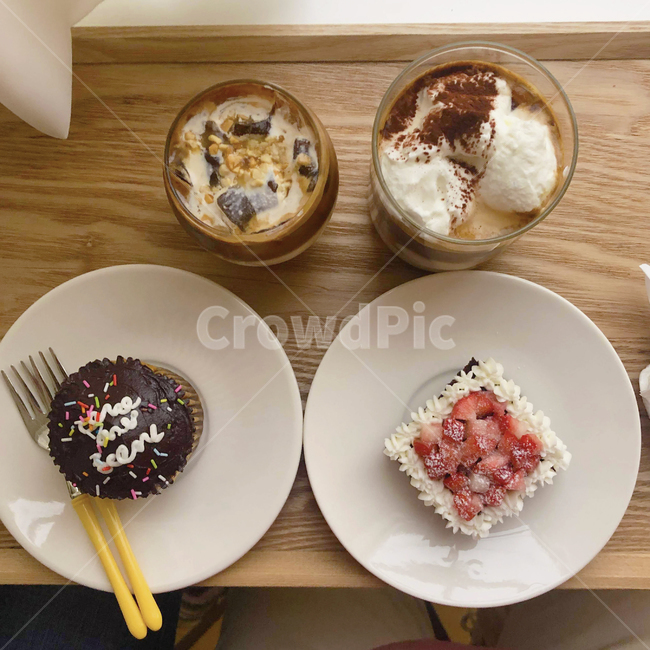 맛집,카페,커피,디저트,음식,컵케익,초코,딸기,라떼,조각케익,케이크,음식,식재료,요리,food,cook,meal,dishes,food reserves,디저트,간식,후식,dessert,snack