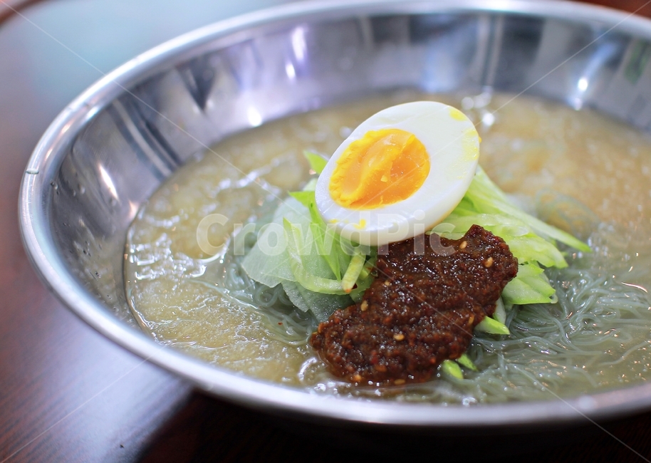 냉면,살얼음,고명,계란,양념장,오이,음식,푸드,food,가정식,먹거리,먹방,음식,식재료,요리,food,cook,meal,dishes,food reserves,면류,면요리,noodles,한식,한국음식,한국요리,korean food,korean dishes,korean meal,korean cook