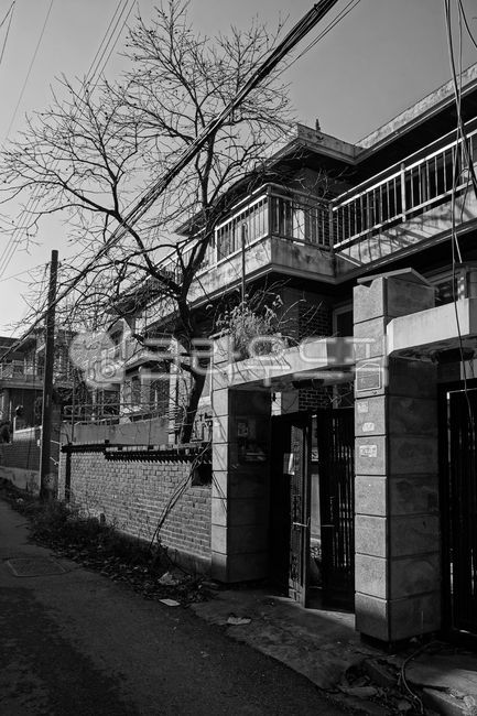 재개발,재개발지구,의왕시,내손다구역,흑백,철거,폐가,건축물,주택,흑백,모노톤,monochrome,black and white,건축물,건물외관,exterior,building,structure,architecture,construction