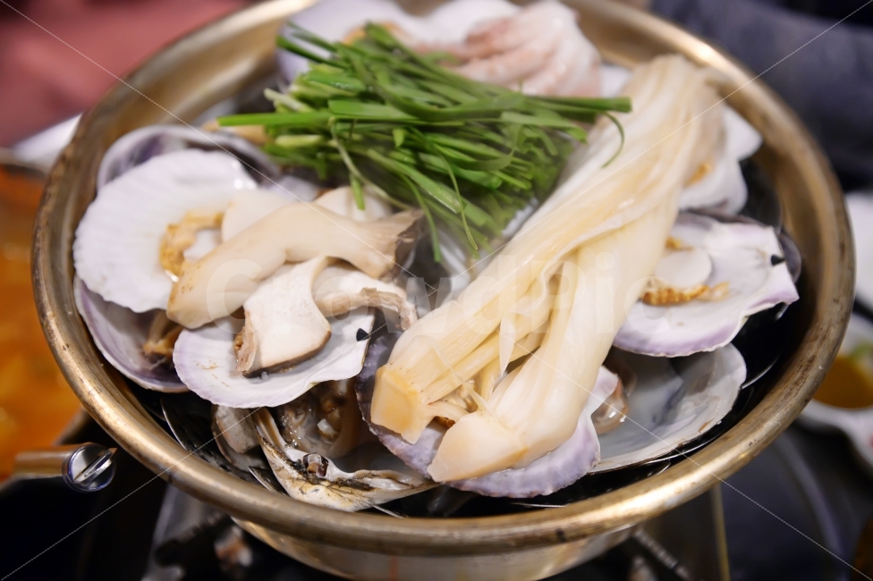 음식,푸드,food,조개,조개찜,미나리,버섯,표고버섯,키조개,대합,양푼,가리비,소라,seafood,음식,식재료,요리,food,cook,meal,dishes,food reserves,수산물,해산물,fishery products,seafood,한식,한국음식,한국요리,korean food,korean dishes,korean meal,korean cook