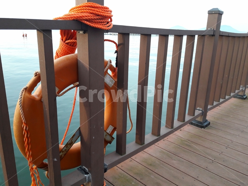 rescue tube,lufebelt,구명튜브,구조,해양,선박,sea,난간,handrail