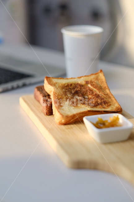 bread,빵,food,음식,toast,토스트,frenchtoast,프렌치토스트,음식,식재료,요리,food,cook,meal,dishes,food reserves,빵,bread