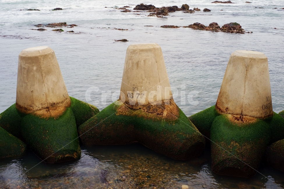 삼총사,테트라포트,바다삼총사,해변테트라포트,삼각블럭,해변,바다,beach,sea