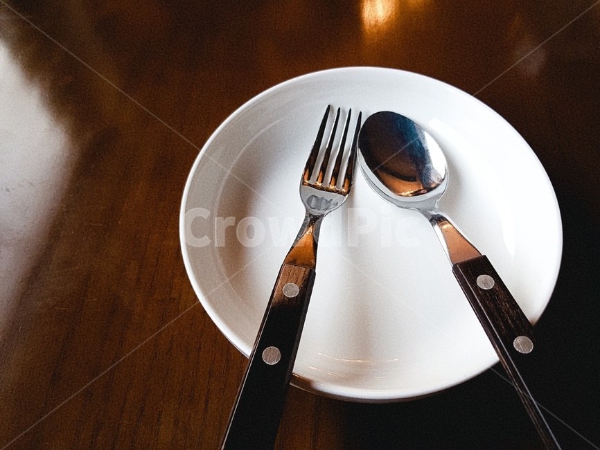 fork,포크,cutlery,숟가락,레스토랑,사물,물건,오브젝트,thing,object,matter