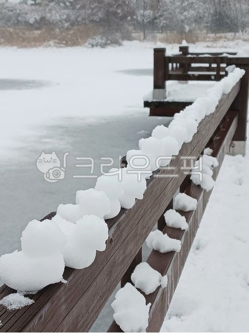 play,snow duck,snow scene,snowduck,winter,cute,snowwinter,snow,winter scenery,winter play