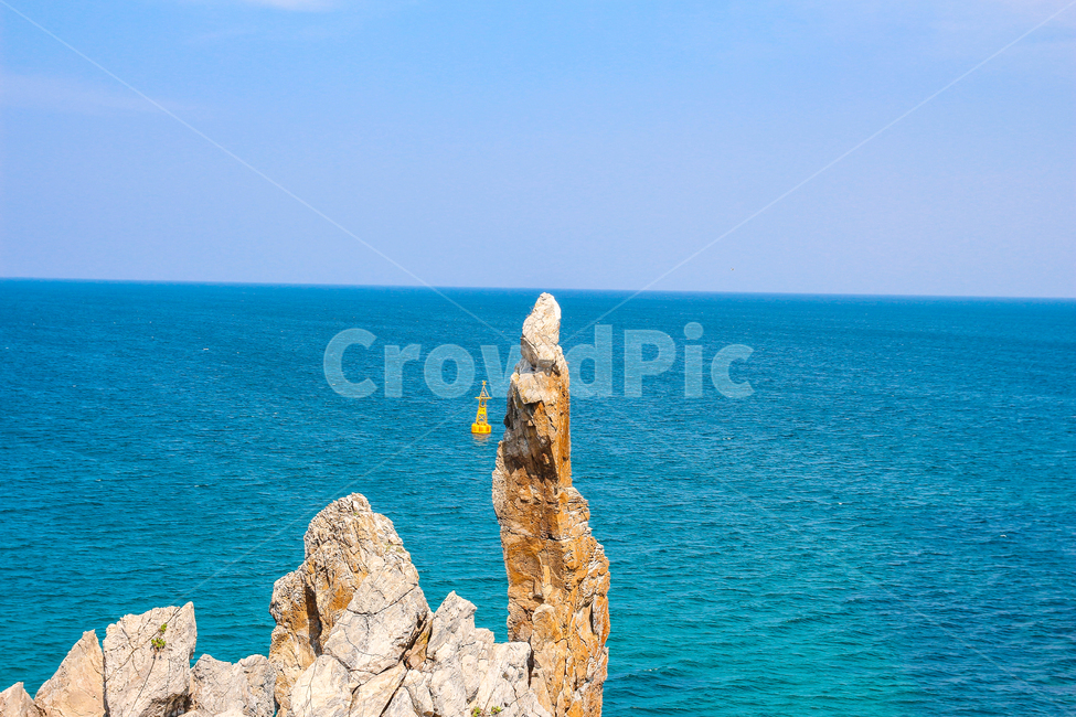 바다,풍경,자연,힐링,치유,하늘,촛대바위,절벽,구름,감성,자연,풍경,nature,landscape,promontory,곶,cliff,낭떠러지,outdoors,옥외,ocean,대양,sea,water,물