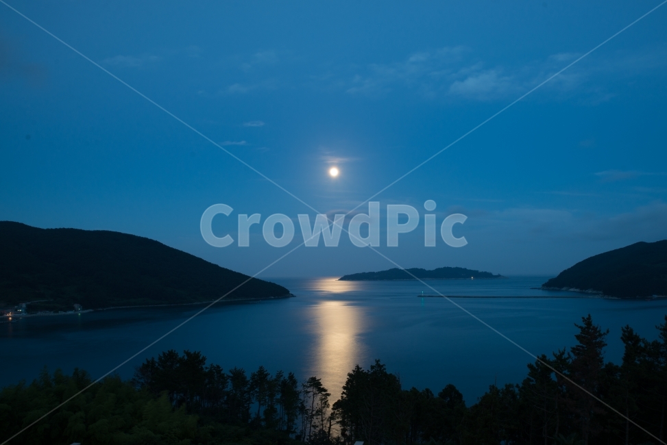 달,바다,거제도,밤바다,달그림자,자연,풍경,nature,landscape,한국자연풍경,한국자연경관,korea nature landscape,야경,밤,nightscape,night,outdoors,옥외