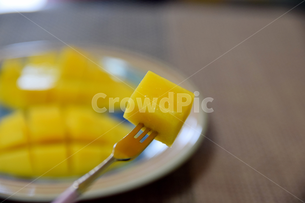 망고,과일,열매,노란과일,노란색,포크,달달한,잘익은,식재료,foodmaterial,food,mango,fruit,fork,음식,식재료,요리,food,cook,meal,dishes,food reserves,과일,열매,fruit