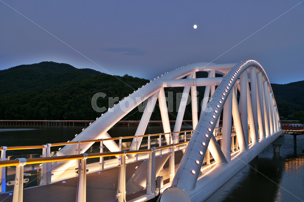 백운호수,의왕,아치형보도교량,야경,호수,다리,조명,야경,밤,풍경,nightscape,night,landscape,건축물,건물외관,exterior,building,structure,architecture,construction,건물,arch,아치,bridge,arched,아치형,arch bridge,아치교