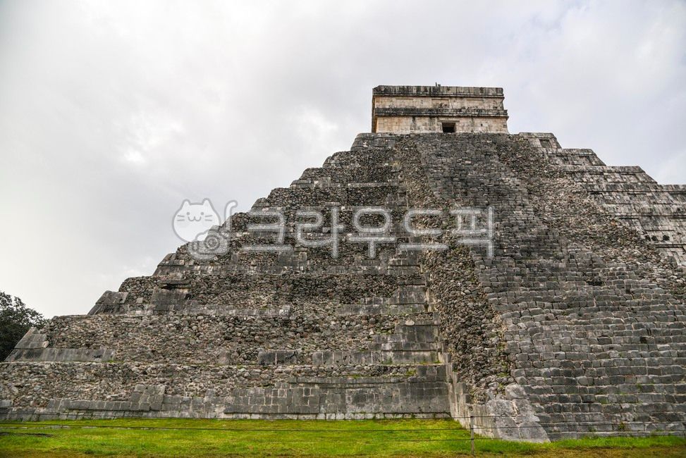 치첸이트사,멕시코,고적,유적,피라미드,chichenitza,yucatan,mexico,바위,덩굴,식물,plant,rock,snorkeling,swim,blue,nature,temple,warrriors,마야,maya,풍경,건물,유카탄,landscape