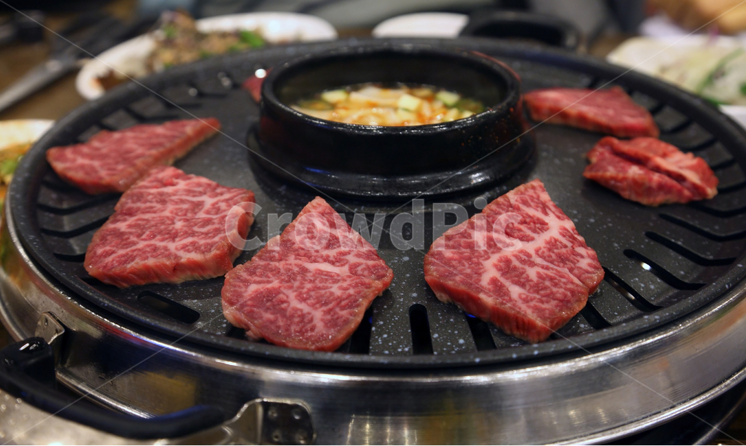 소고기,한우,구이,고기,육류,찌개,된장찌개,뚝배기,음식,한식,불판,식당,쇠고기,음식,식재료,요리,food,cook,meal,dishes,food reserves,육류,고기,meat,한식,한국음식,한국요리,korean food,korean dishes,korean meal,korean cook