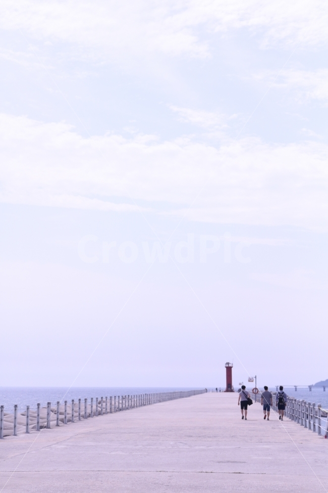 하늘,바다,친구,우정,여행,항구,등대,lighthouse,여행,휴가,traveling,vacation,trip,사람,인물,인간,human,person,친구,우정,friendship,companion