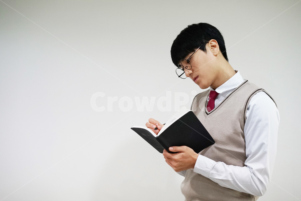 수능,교육,학생,교복,시험,강의,수업,고등학생,고3,남고생,남자고등학생,남고,수능시험,기말고사,중간고사,모의고사,exam,quiz,test,학업,공부,남자,남학생,사람,인물,인간,human,person,얼굴표정,facialexpression,face,남성,man,male,학교,education,learning,study,schoo,사람,인물,인간,human,person,남성,남자,man,male,교육,학교,공부,education,learning,study,school
