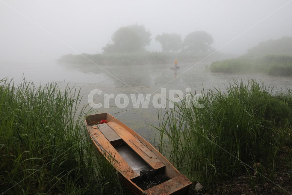 돗단배,물,산,호수,안개,자연,풍경,nature,landscape,canoe,카누,boat,보트,transportation,교통,rowboat,노 젓는 배,vehicle,차량,weather,날씨,outdoors,옥외