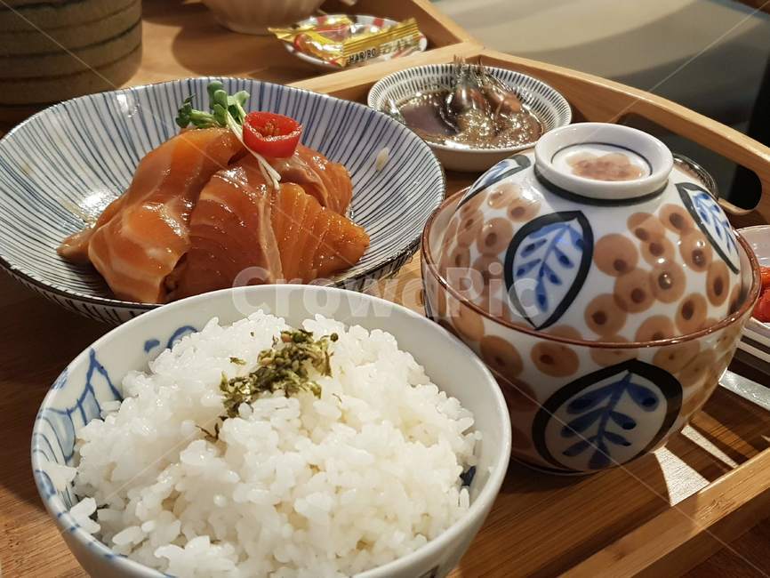 일본가정식,음식,연어덮밥,요리,연어회,일본요리,food,japanese,salmon,sushi,fish,음식,식재료,요리,food,cook,meal,dishes,food reserves,일식,일본음식,일본요리,Japanese food,Japanese dishes,Japanese meal,Japanese cook