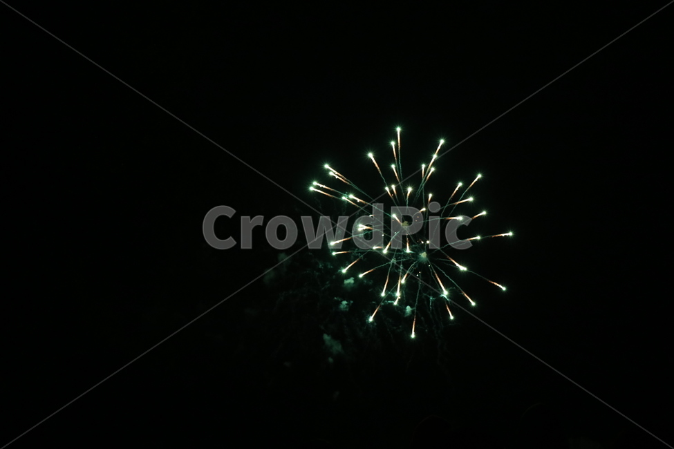 폭죽,축하,파티,빛,밤하늘,하늘,밤,party,celebration,congratulation,celebrate,congratulate,자연,긍정,기쁨,환희,firework