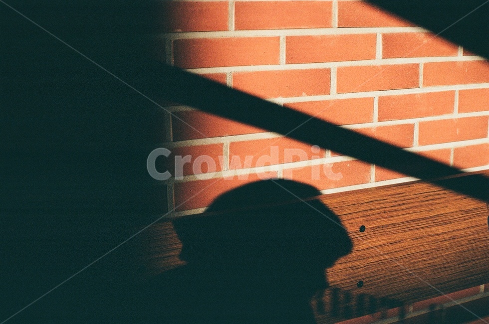 brick,벽돌,어두운분위기,그림자,shadow,warm,아늑한,빛과그림자,필름사진,실루엣,그림자,silhouette,shadow