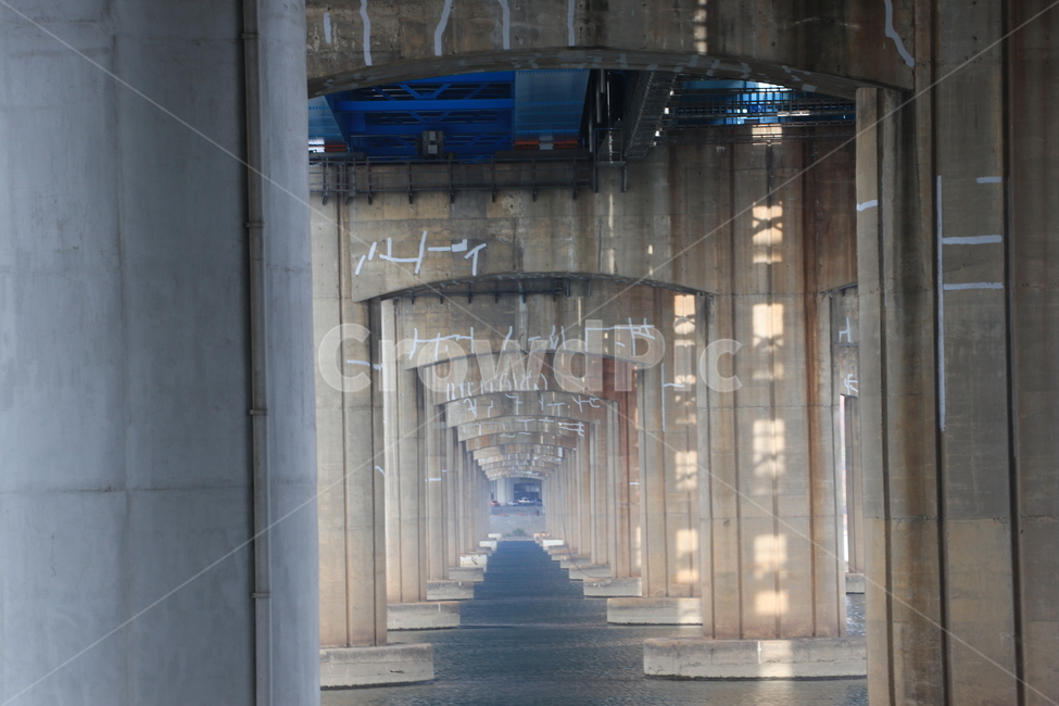 교각,다리,반복,단조로움,콘크리트,동작대교,건축물,건물외관,exterior,building,structure,architecture,construction