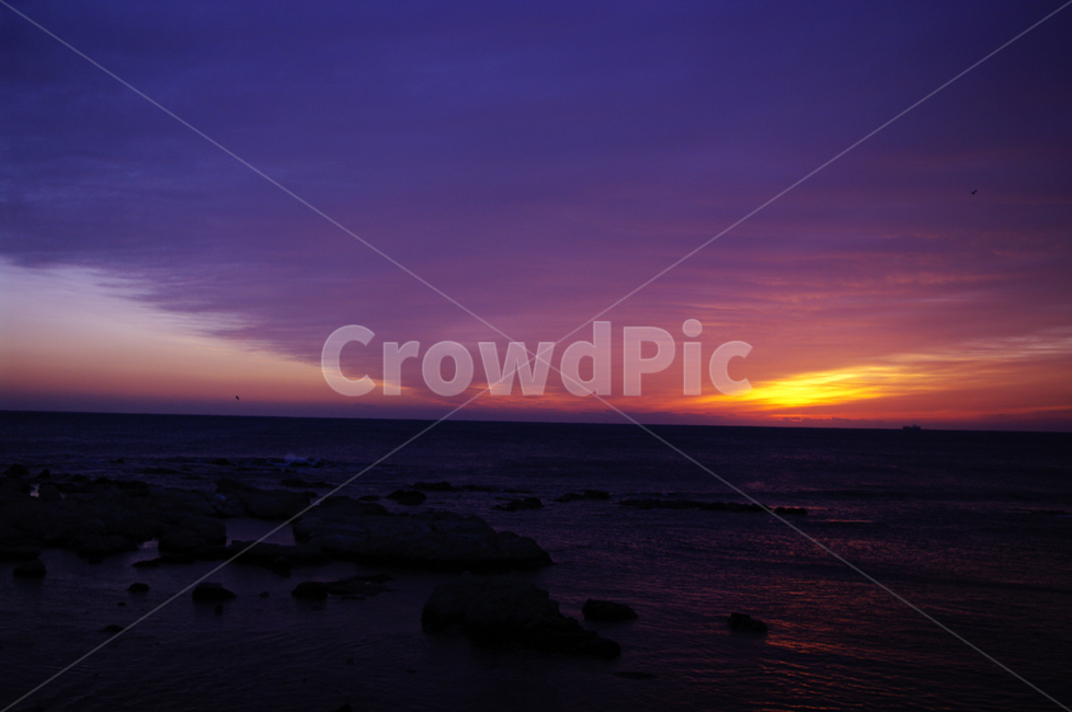 바다,하늘,구름,풍경,해맞이,일출,sunrise,자연,풍경,nature,landscape,outdoors,옥외,sky,sunset,일몰,dusk,황혼,dawn,새벽,red sky,붉은 하늘