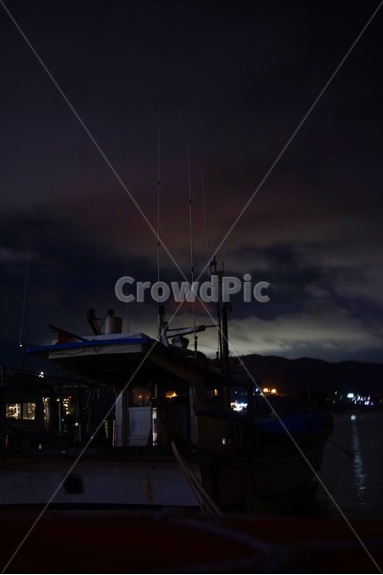 Night view,beach,night sea,dockside,ship,fishing boat