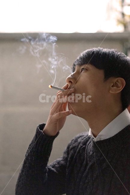 남자,남성,흡연,담배,담배연기,연기,금연,건강,니코틴,사람,인물,인간,human,person,남성,남자,man,male,건강,헬스웨어,헬스케어,healthware,health care
