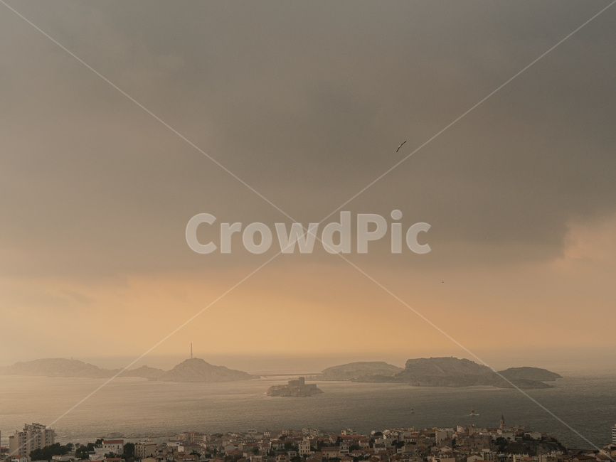 섬,일몰,안개,landscape,scenery,풍경,이프섬,이프성,ile,iledif,if,몽테크리스토백작,감옥,소설모티브,nature,단테스감옥,프리울열도,마르세유,전원,france,sudfrance,남부프랑스,프로방스,바다풍경,해외,외국,세계,foreign,overseaworld,세계자연풍경,해외자연풍경,외국자연풍경,world,자연,풍경,nature,landscape,경치,outdoors,옥외