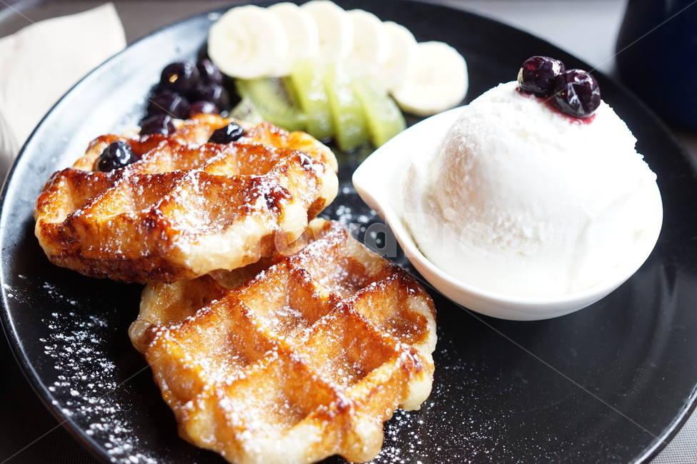 와플,젤라또,과일,카페,디저트,야외,맛있는,먹음직스러운,블루베리,icecream,dessert,크림,creme,아이스크림,food,음식,cream,디저트,간식,후식,dessert,snack