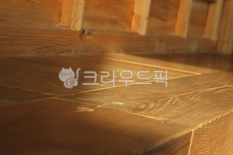 전통가옥,나무마루,마루,빛,나무집,wood,목재,hardwood,견목,flooring,floor,바닥