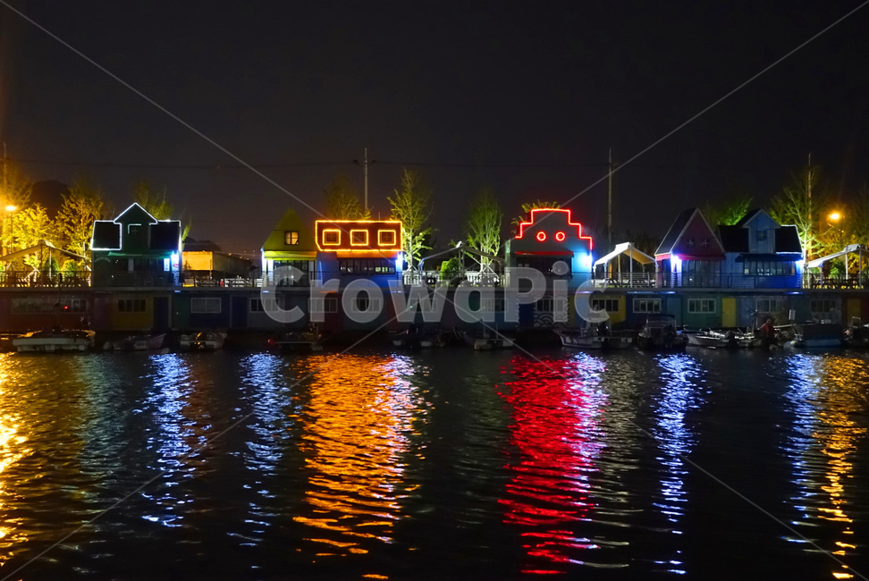 야외,풍경,야경,불빛,바다,포구,물,배,벽화,outdoors,nightview,landscape,light,port,water,boat,mural