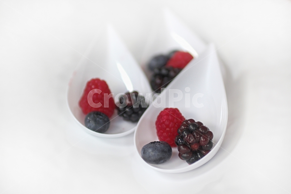산딸기,블루베리,음식,과일,푸드,접시,정물,Nobody,음식,식재료,요리,food,cook,meal,dishes,food reserves,과일,열매,fruit