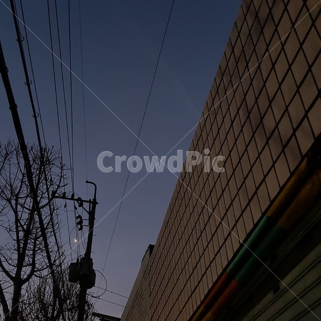 달,밤,하늘,풍경,감성,건축물,건물외관,exterior,building,structure,architecture,construction