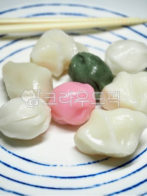 wellnessfood,asianfood,koreanculture,Thanksgiving,traditional culture,songpyeon,wellbeing,Wellbeing food,Asian food,traditionalfood,Lunar New Year food,new year,holiday food,koreantraditionalfood,korea,Chuseok Photo Contest,dish,background,rice cake,tradi