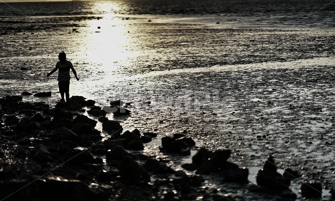 일몰,갯벌,타도항,풍경,야경,자연,풍경,nature,landscape,사람,인물,인간,human,person,어린이,어린아이,child,children,kid,인물실루엣,사람실루엣,character silhouette,human silhouette