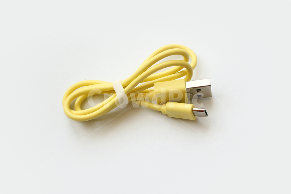 bunch,bundle,cable,connect,connection,connector,cord,digital,electric,industry,lan,line,link,macro,network,object,plug,usb,wire,yellow,묶음,연결선,케이블,디지털,전기선,전기,랜,랜선,네트워크,라인,노란색,노랑,전기줄,줄,전선,산업,industry,industrial,정보통신기술,전자기기,전자제품,it,information,technology,electronic equipment,사물,물건,오브젝트,thing,object,matter,누끼,remove background