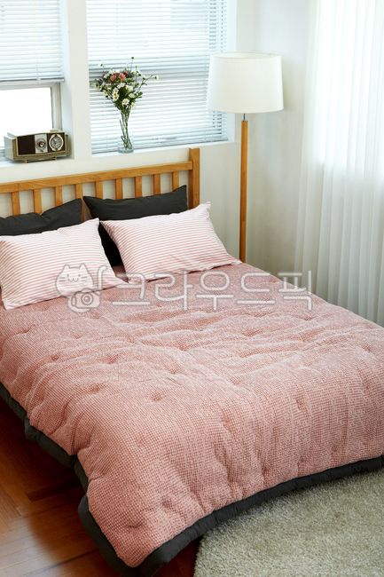 studio,bed,inside,interior light,space,furniture,modern architecture,marble floor,modernarchitecture,lighting,stand light,one room,light,plant,interiordesign,curtain,woodfloor,rentalstudio,interior,bedding,pot,marblemadak,living room,Rental Studio,livingr