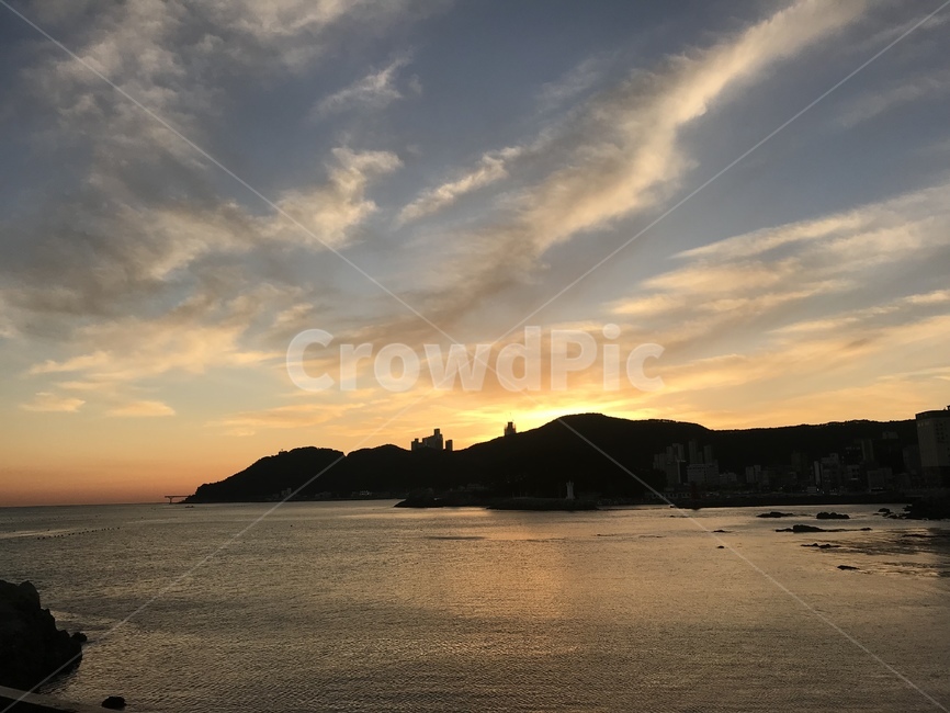 일몰,자연,태양,정리,여유로움,자연,풍경,nature,landscape,outdoors,옥외,land,땅,dawn,새벽,red sky,붉은 하늘,sunset,sky,하늘,dusk,황혼