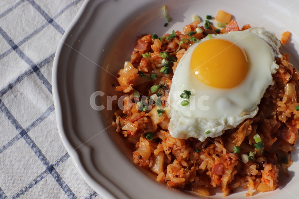 김치볶음밥,점심,아침,계란후라이,반숙,음식,김치,김치요리,햇살,김치볶음밥데코,음식,식재료,요리,food,cook,meal,dishes,food reserves,한식,한국음식,한국요리,korean food,korean dishes,korean meal,korean cook