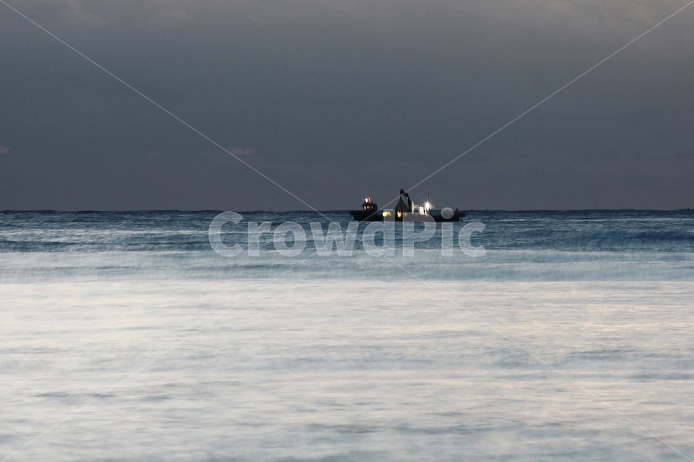 바다,배,새벽바다,어로작업,어선,자연,풍경,nature,landscape,산업,industry,industrial,어업,fishery,fishing industry,transportation,교통,boat,보트,vehicle,차량