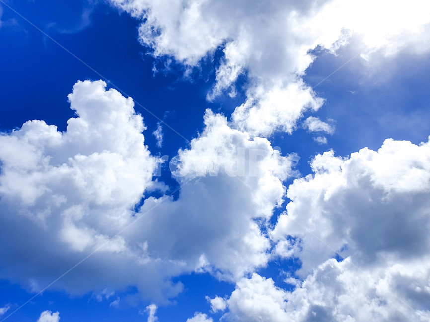 하늘,파란하늘,흰구름,맑음,햇빛,푸른하늘,자연,파란색,azuresky,sky,bluesky,whiteclouds,nature,자연,풍경,nature,landscape,outdoors,옥외,azure sky,푸른 하늘