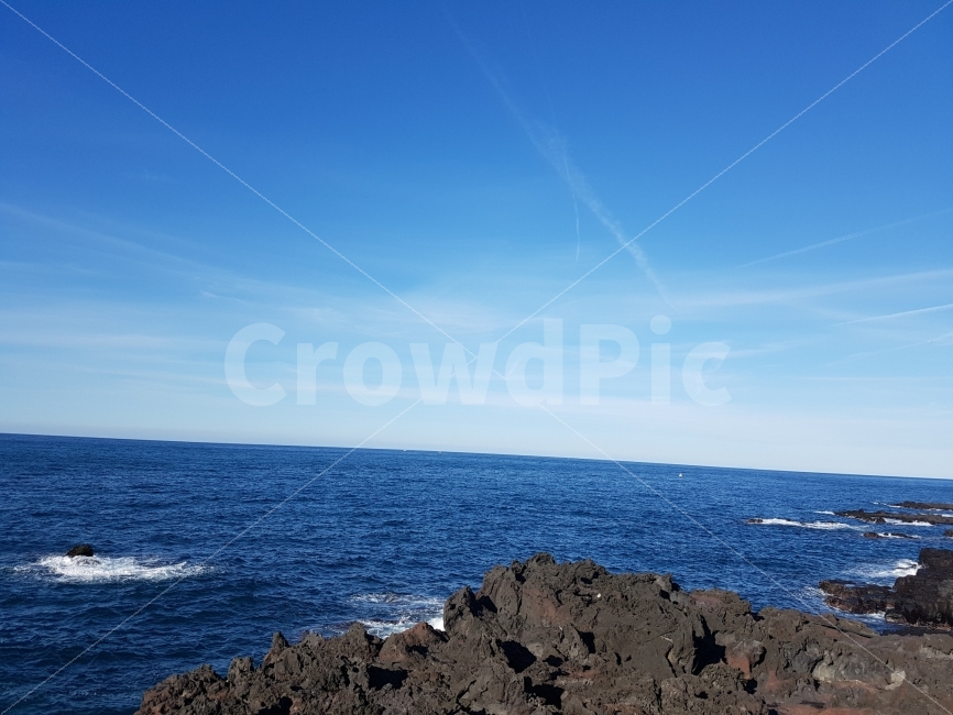 제주도,제주바다,바다,파도,구름,하늘,감성,풍경,사진,자연,풍경,nature,landscape,한국자연풍경,한국자연경관,korea nature landscape,제주도,jeju,jeju island,promontory,곶,architecture,건축물,building,건물,tower,탑