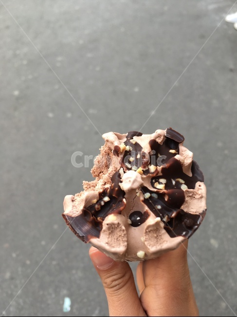 icecream,아이스크림,한입,onebite,chocolate,초코아이스크림,음식,식재료,요리,food,cook,meal,dishes,food reserves,디저트,간식,후식,dessert,snack