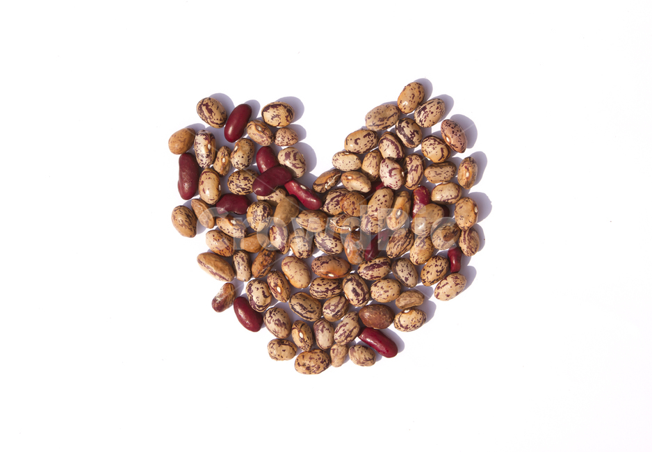 cranberrybean,pattern,white background,collected,crops,vegetable,top angle,heart shape,stain,red,Food Ingredients,ingredients,grain,bean,tower,Fruit,top view,nature,tiger kidney beans,brown,many,food,heart,grains,Red,tiger bean,plant,pulse,collect