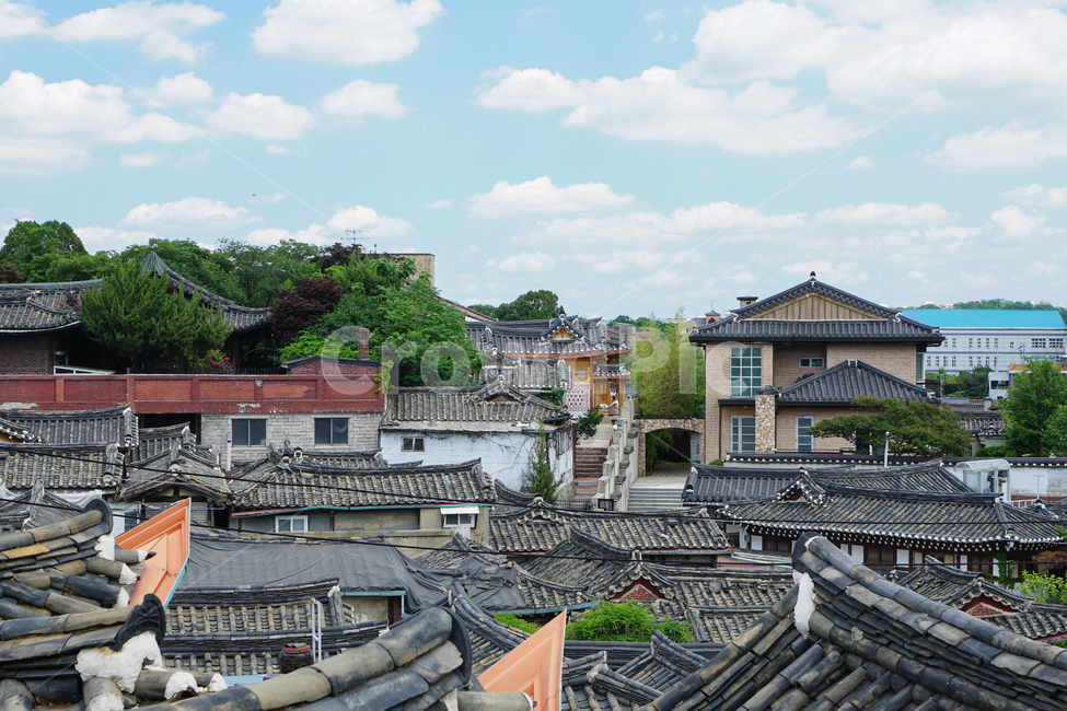 풍경,하늘,구름,한옥,전통,집,기와집,landscape,sky,cloud,traditional,house,bluesky,여름,summer,도시,풍경,city,landscape,한국도시풍경,한국도시경관,korea cityscape,한국전통,한국문화,korean traditional,korean culture,roof,지붕