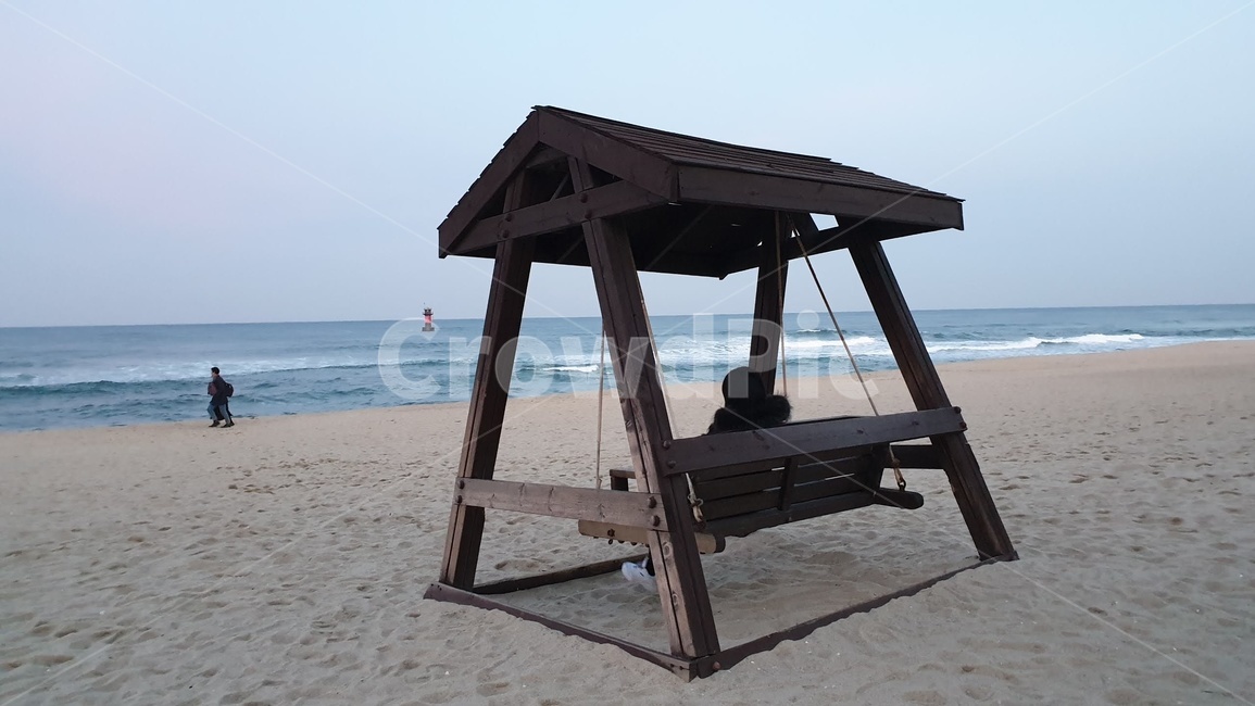 경포해변,gyeingpobeach,경포대,경포대앞,해변,의자,흔들의자